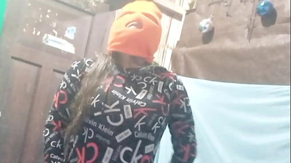 SESSO CON LA MIA VECCHIA MATRIGNA!! SALUTO, LA CAGNA MI CHIAMA NEL SUO APPARTAMENTO, POI MI DICE CHE SUO MARITO NON LA SCOPA SPESSO E CHE LA SUA VAGINA CALDA VOGLIA VERAMENTE DI SCOPARE. VERO PORNO FATTO IN CASA