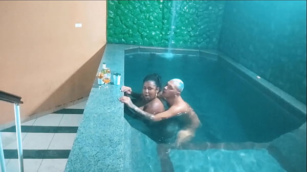 Ela quer me fazer de SUBMISSO me. Espancando achando q o &uacute_tero aguentaria ficar sangrando