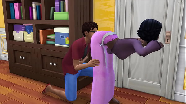 印度欲火中烧的继母叫她的继子到酒店房间与他发生性关系