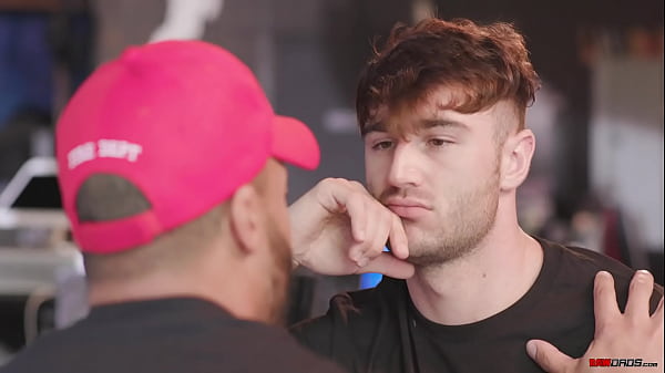 I pompieri gay Michael Boston e Dillon Diaz scopano nel club