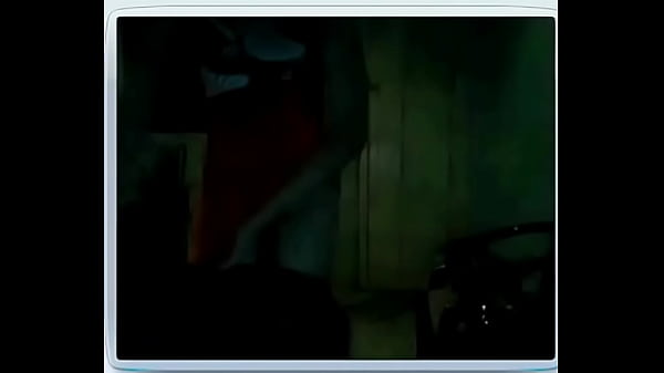 BRUNETTE SHOWS HER BREASTS ON MSN - WEBCAM