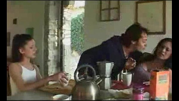 La casalinga ama il sesso anale